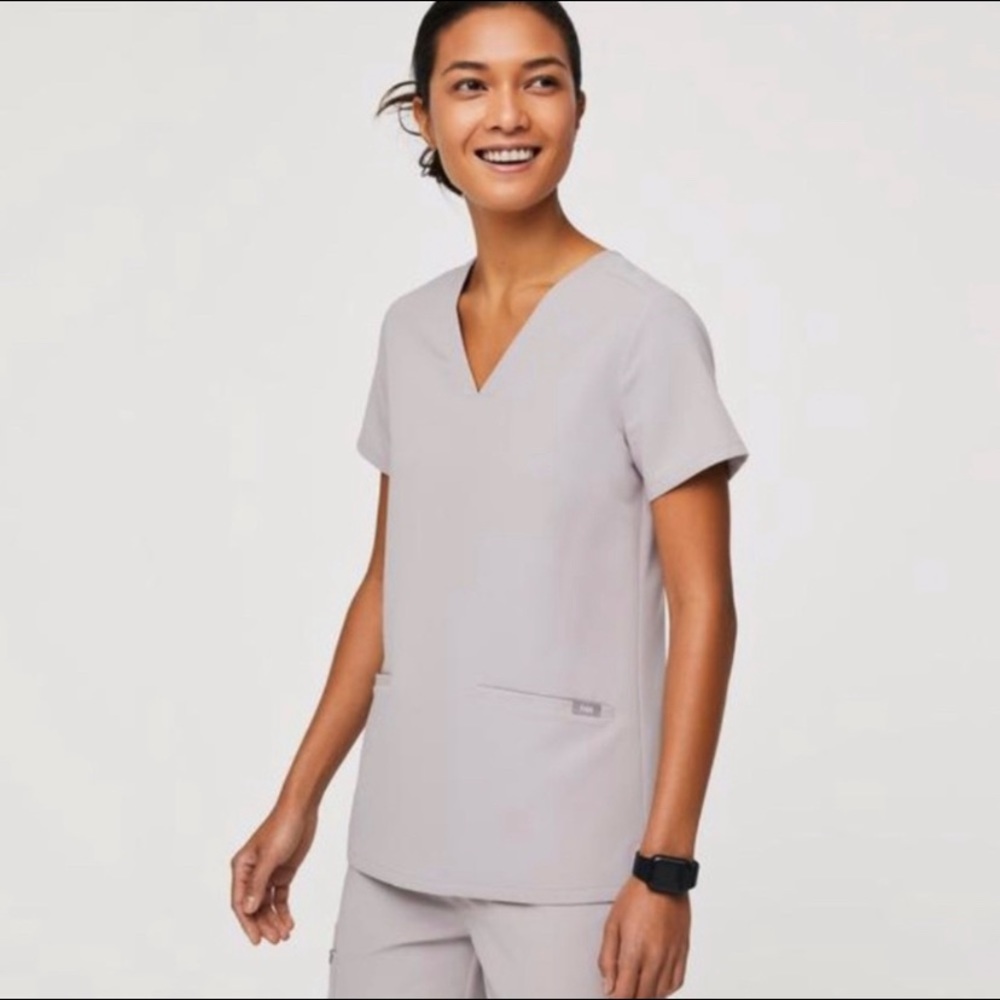 Figs slate grey fig scrub top